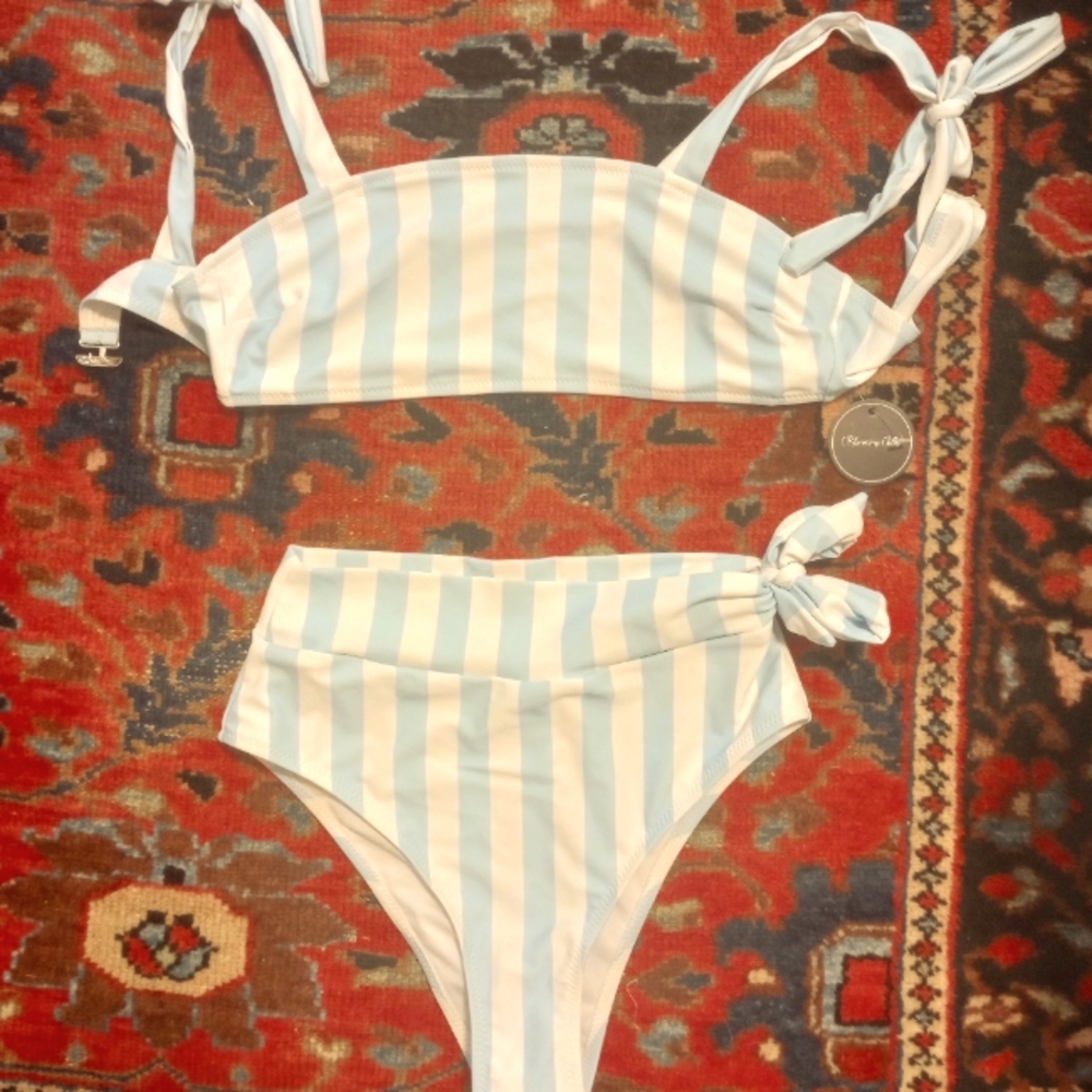 Super flattering two piece bathing suit